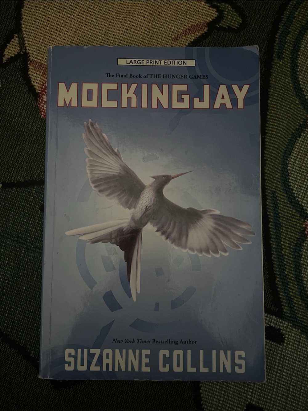 Suzanne Collins Mockingjay Large Print Edition - Blue Cover